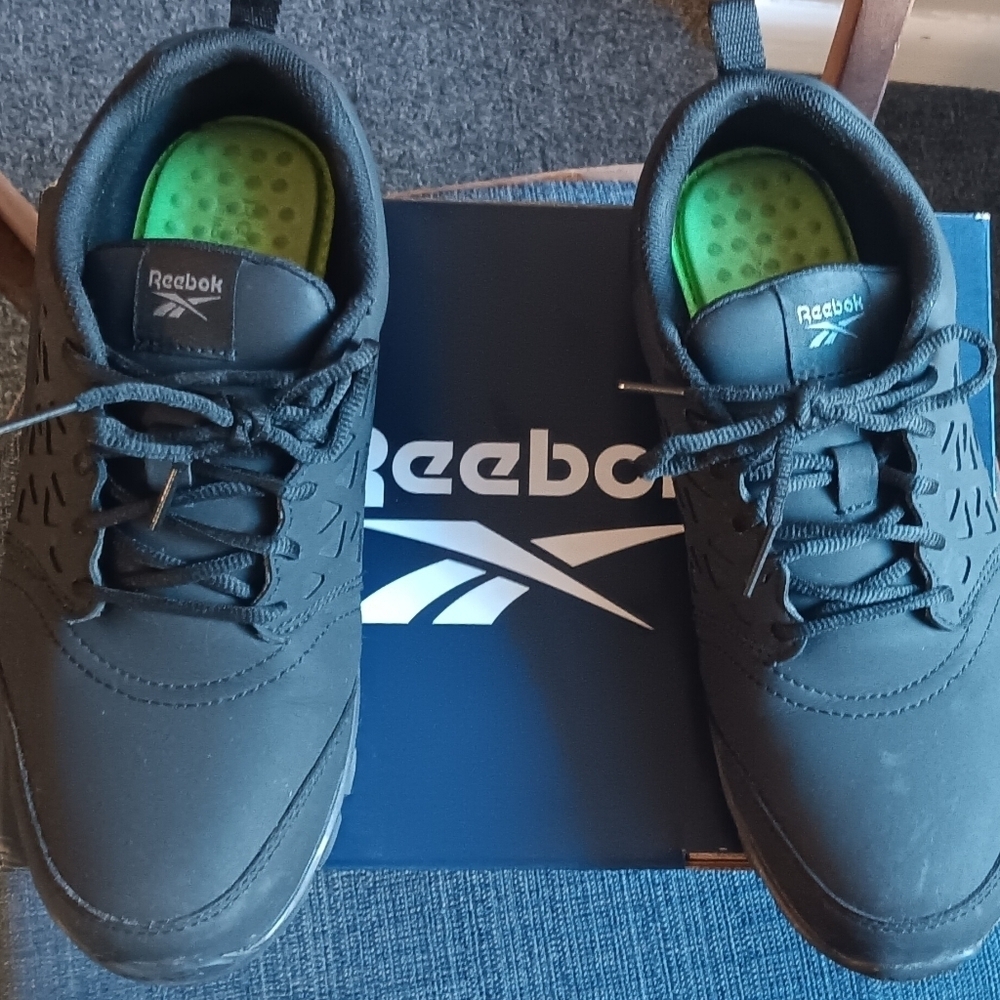 Like new Reebok Safety Shoes  for Men - Picture 4 of 7